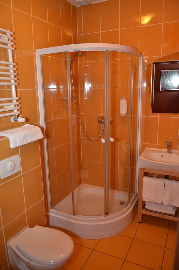 Karczma Michelle Hotel Jankowice  Luaran gambar