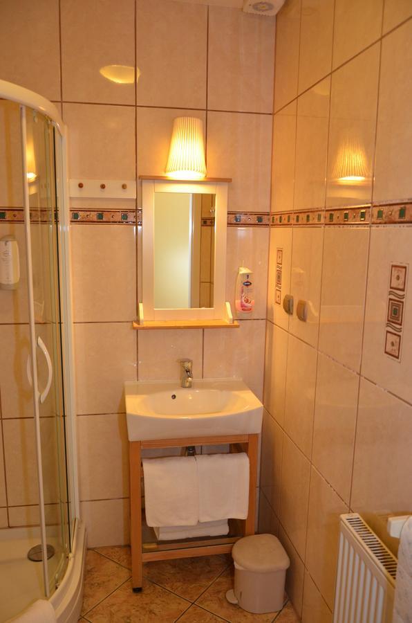 Karczma Michelle Hotel Jankowice  Luaran gambar